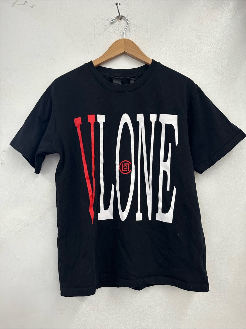 Vlone red black graphic t shirt size large men’s 100 % cotton made in USA
